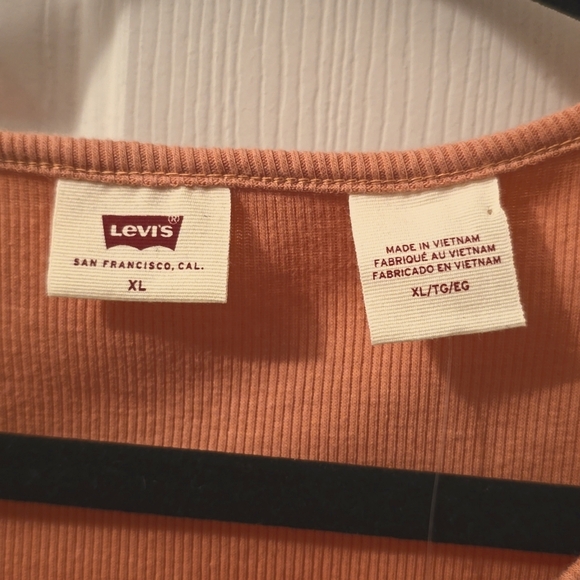 LEVIS SIGNATURE WOMEN'S PEACH RIBBED SUMMER SHORT SLEEVE TEE-SHIRT SIZE XL - Picture 4 of 12